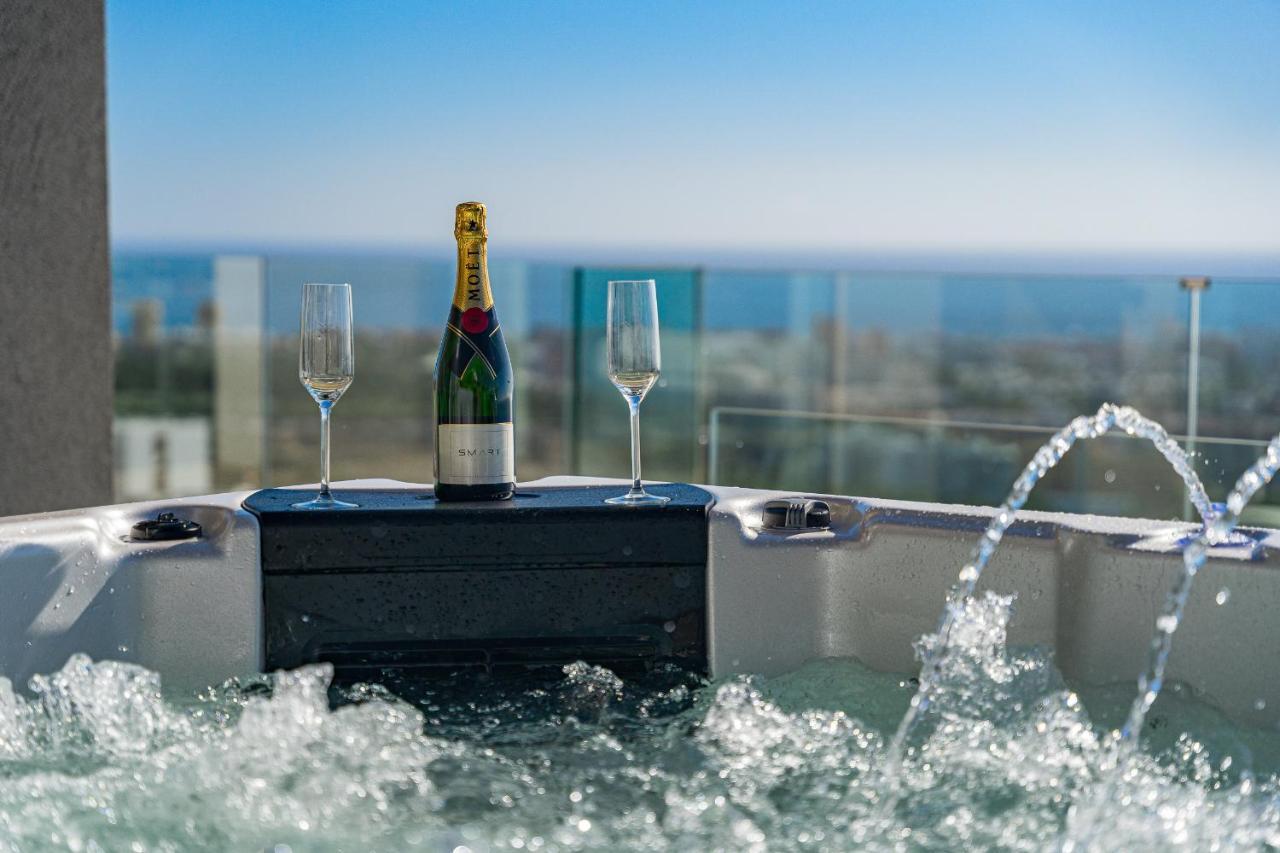 Serenity Heights - Luxury Concierge Services Адехе Екстериор снимка